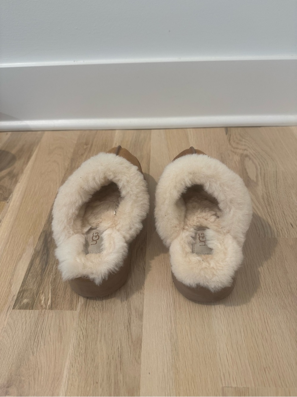 UGG Chestnut Fur-Trim Slip-On Platform Clogs for Women- Size 6 - Picture 4 of 5